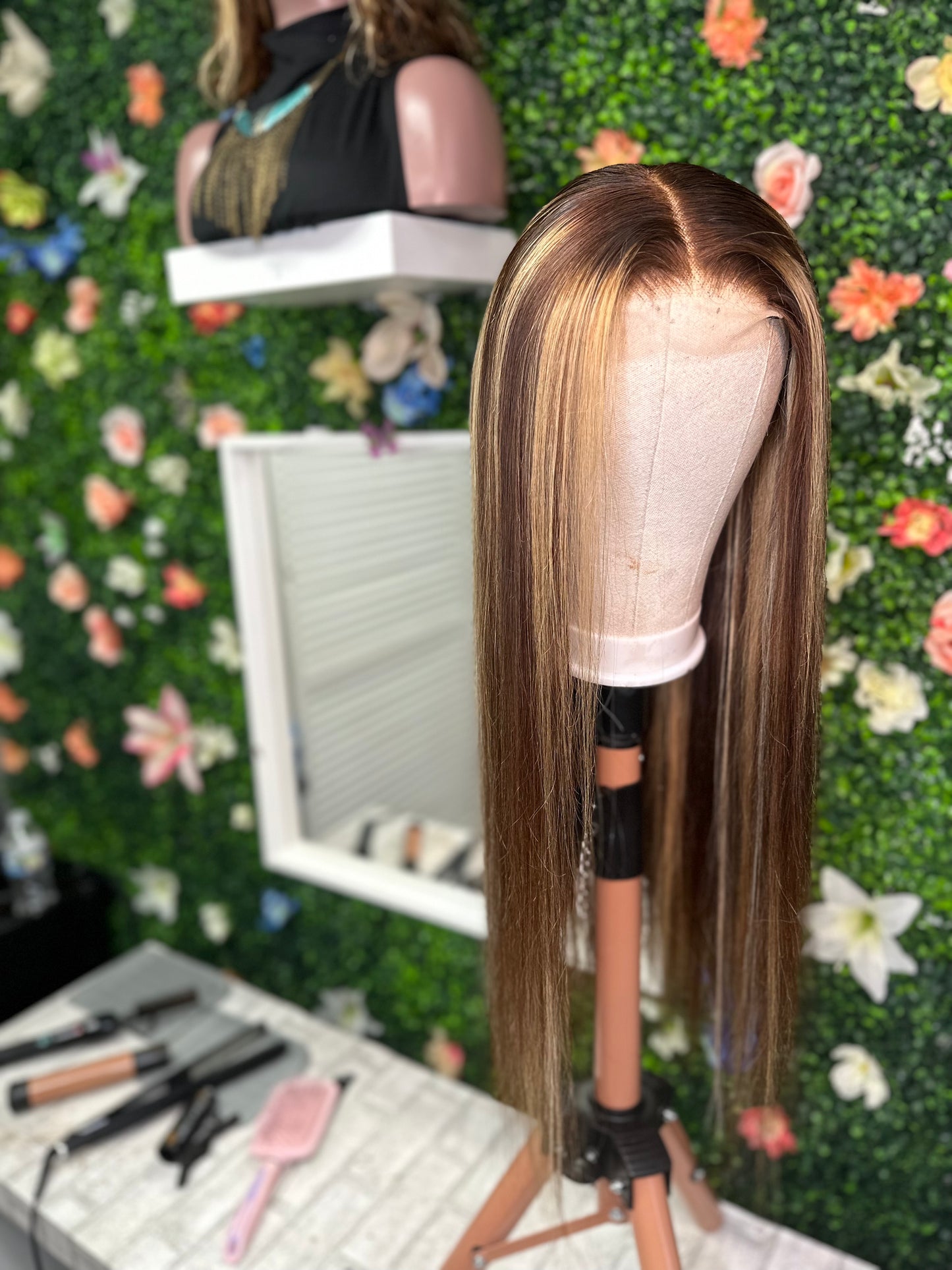 Ciara - 24/26inch highlighted glueless 4x4 human hair closure wig