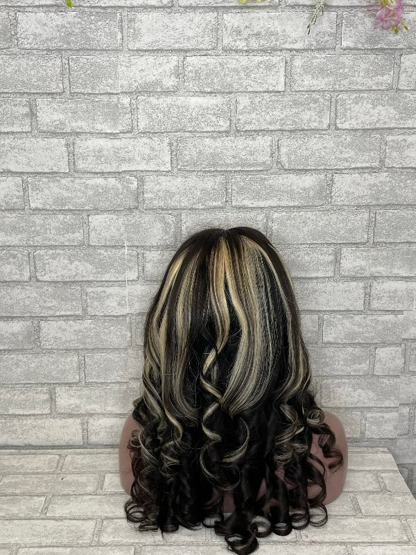 Daphne - 22inch glueless 4x4 lace closure wig