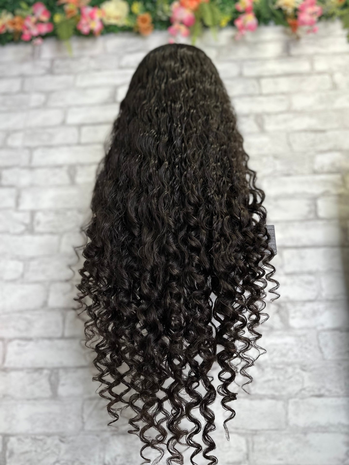 30 inch deep curly wig