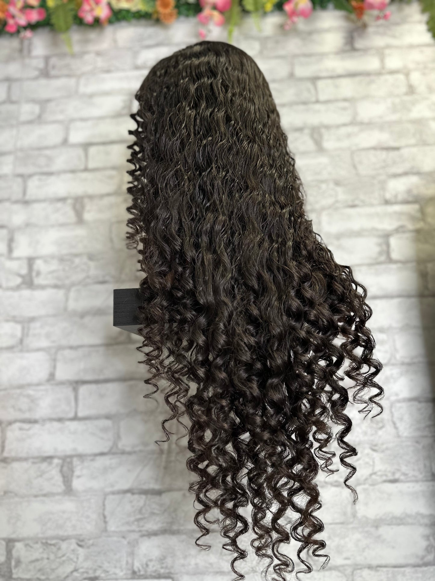 30 inch deep curly wig